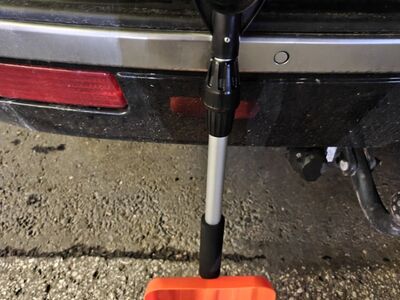 Lumelabidas autosse (teleskoopvars)