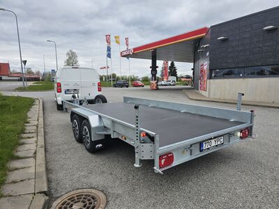 Transport kaubiku ja autoveohaagisega