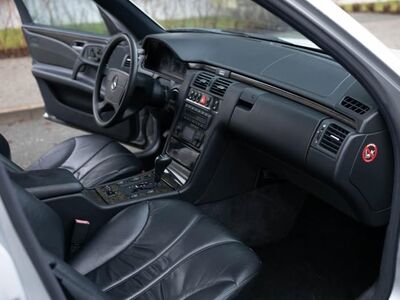 MB W210 puitrool ja 4x BMW veljekapslid