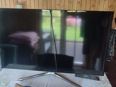 40" Samsung
