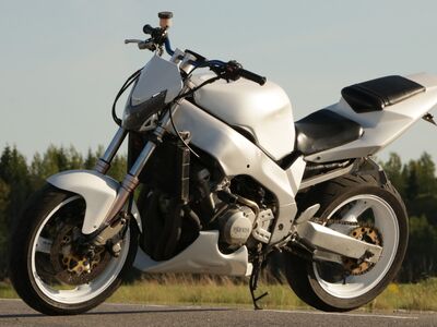 A2 Yamaha FZR 600r