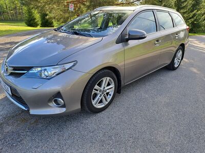 TOYOTA AURIS 1,6