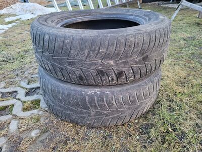 2x 235/65R17, 4mm muster
