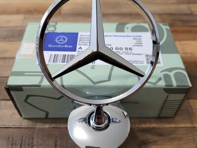 Mercedes-Benz kapoti märk/embleem, hõbe
