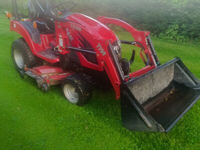 Traktor TYM 194 HST
