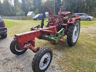 Traktor RS09