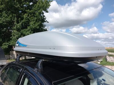 Thule boks ja Skoda katuseraamid