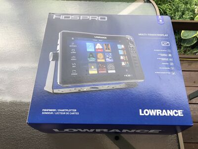 Uus LOWRANCE HDS-12 PRO + 3in1 HD Navionics EU644L