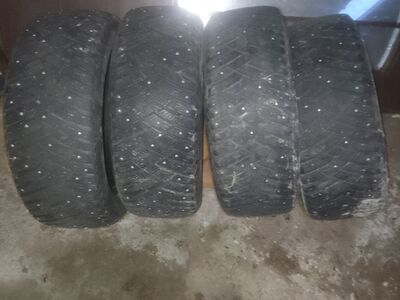 225/55 R17 Goodyear ultragrip naastrehvid