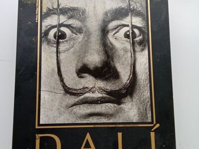 Dali kunstiraamatud