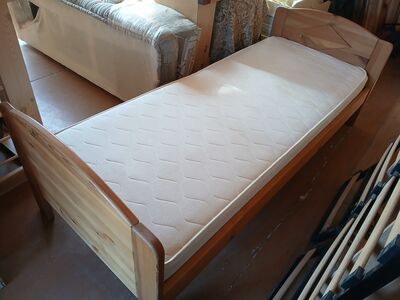 Täispuidust voodi 80x200