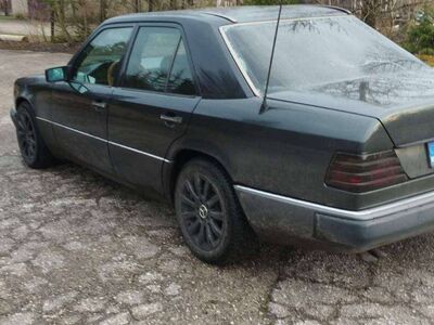 MERCEDES-BENZ 300 D