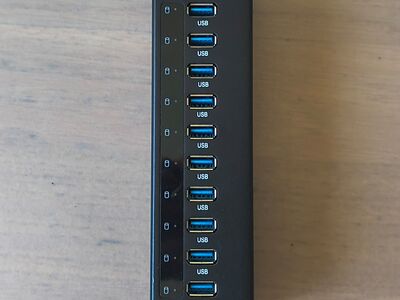 10-pordiline suure võimsusega USB 3.0 jaotur