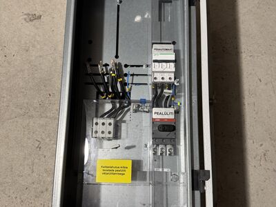 Elektri väli liitumiskilp