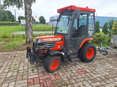 Väiketraktor Kubota B2100 4wd