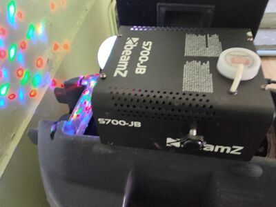 Beamz S700JB smoke machine with lights