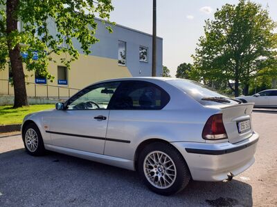 BMW 316ti