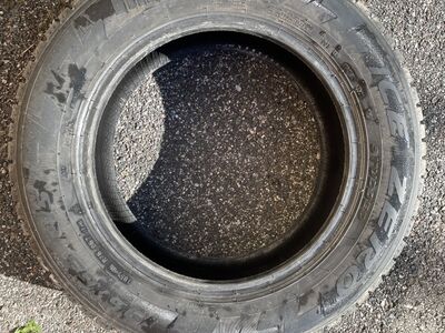 Naastrehvid Pirelli Ice Zero 195/65 R15 - 4tk
