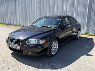 Volvo S60 Momentum 2.4 D5 120kW, JÄRELMAKS!