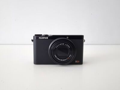 Legendaarne Fujifilm XQ1, uueväärne