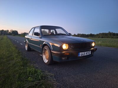 BMW e30