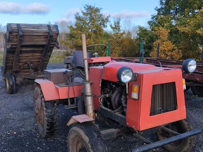 Isevalmistatud traktor