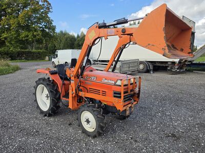 Traktor KUBOTA L1-195 koos frontaallaaduriga