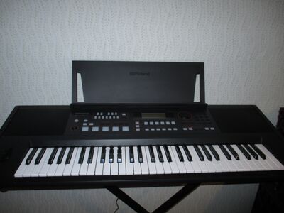 Süntesaator Roland E-X50