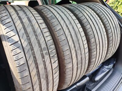 Kleber Dynaxer SUV 225/60/R17 suverehvid