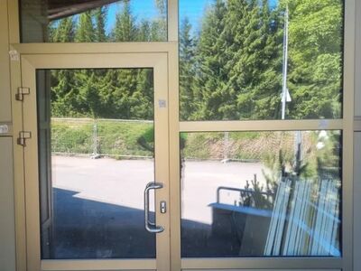 Alumiinium välisuks koos seinaosaga (VP)