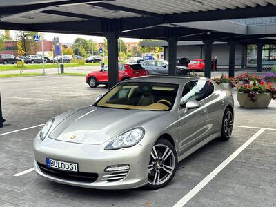 Porsche Panamera 4S