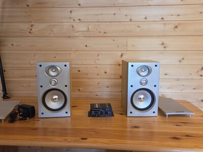 Mini muusikakeskus Sansui