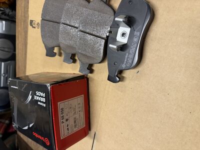 Brembo piduriklotsid P68050