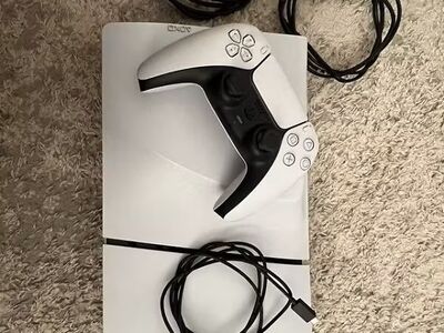 PS5 Standard E-chassis 1TB Garantii + GTA 5