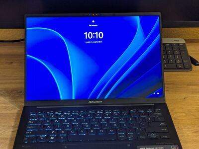 ASUS Zenbook 14 OLED UX3405MA / Ultra 7 / 16GB / 1