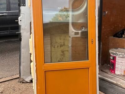 75x208 - kasutatud plastuksed / kasutatud plastuksed