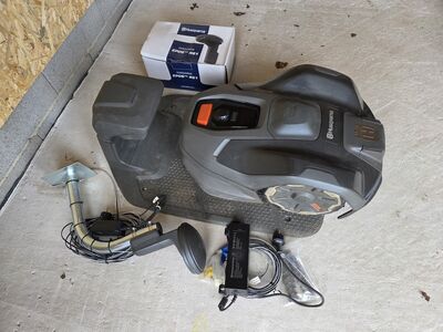 Robotniiduk Husqvarna 410XE Nera