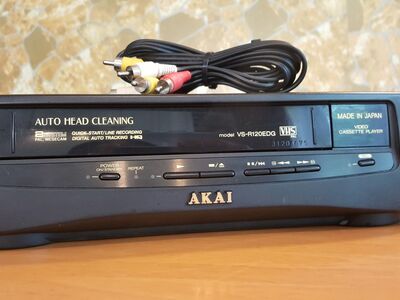 VHS-kassettmängija Akai VS-R120EDG