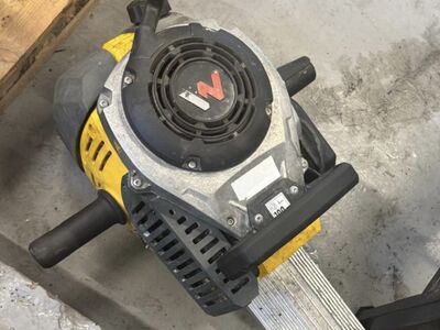 Wacker Neuson BH 65 bensiinimootoriga maakiil