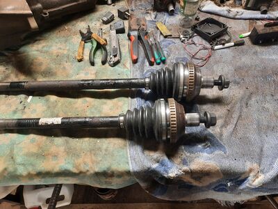 VW T4 Syncro kardaani/pooltelgede osad