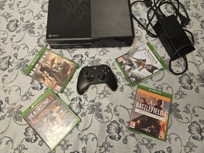 Microsoft Xbox One + 4 mängu