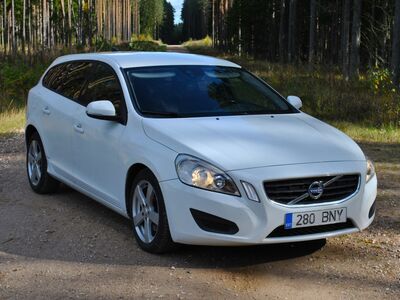 VOLVO V60 1.6drive Kinetic 2011