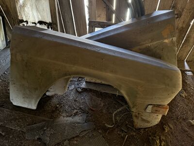 Gaz 24 volga plastikust esitiivad