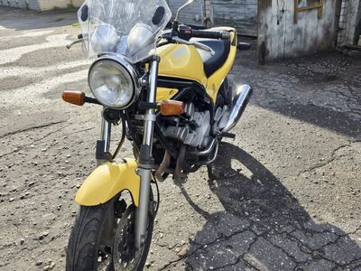 Yamaha XJ600s