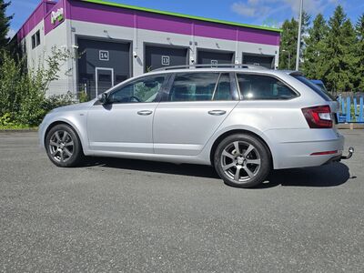 Skoda 17" Valuveljed 5x112 + Suverehvid 225/50R17
