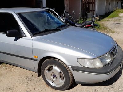 Saab 900
