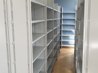 Riiulid metallist