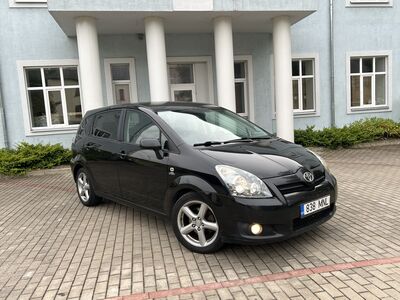 7-местный Toyota corolla Verso