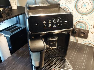 Полностью автоматическая кофемашина Philips
