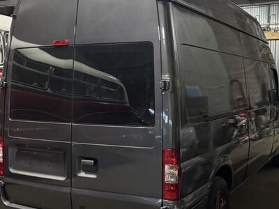 Ford Transit uksed